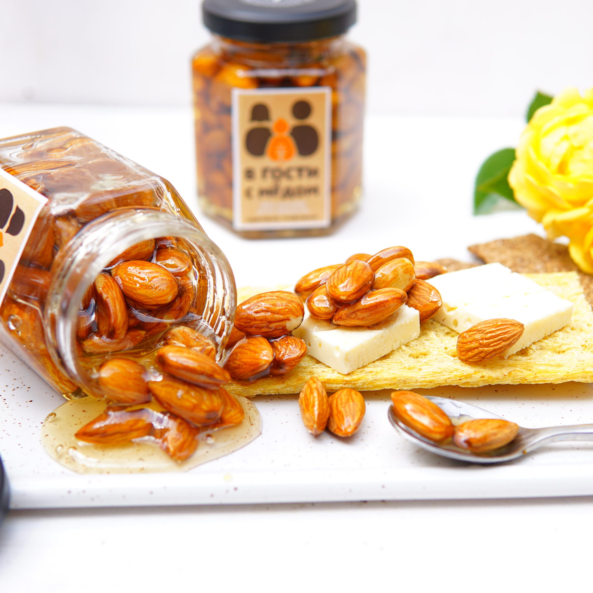Миндаль с медом. Медовые продукты. Пчелиная продукция. Мёд и продукты пчеловодства.